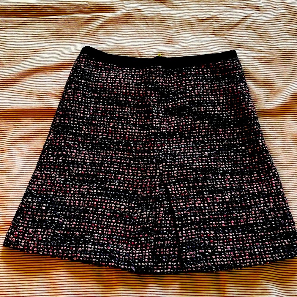 Cute tweed mini skirt